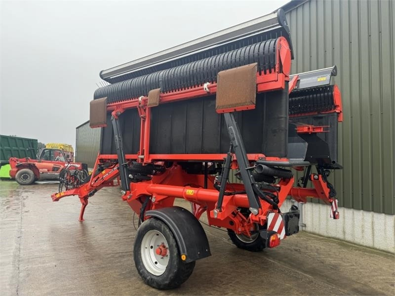 Kuhn Merge Maxx 950 Merger - آلة تيبيس العشب/ آلة جمع العشب: صورة 2 Kuhn Merge Maxx 950 Merger - آلة تيبيس العشب/ آلة جمع العشب: صورة 2