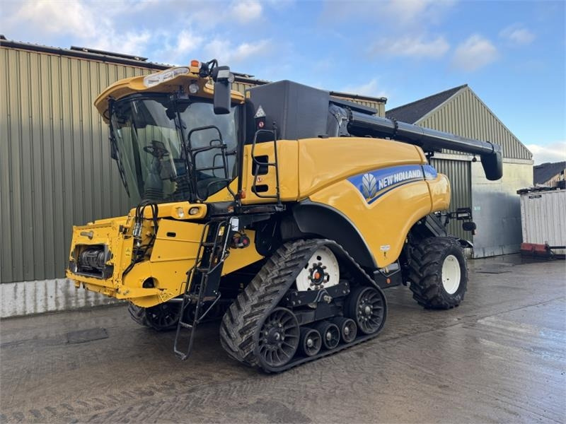 New Holland CR9070 c/w 30ft Varifeed Header - مرفق الحصادة: صورة 1 New Holland CR9070 c/w 30ft Varifeed Header - مرفق الحصادة: صورة 1