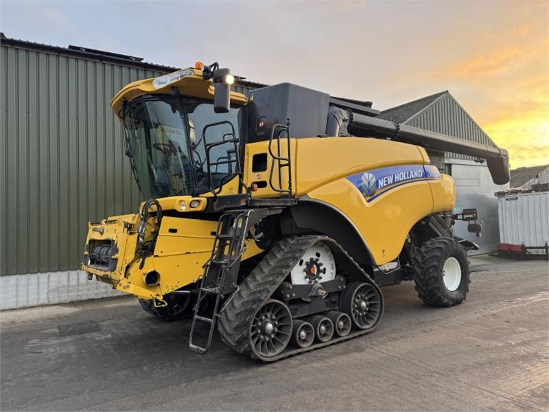 New Holland CR9080 c/w 30ft Varifeed Header - مرفق الحصادة: صورة 1 New Holland CR9080 c/w 30ft Varifeed Header - مرفق الحصادة: صورة 1