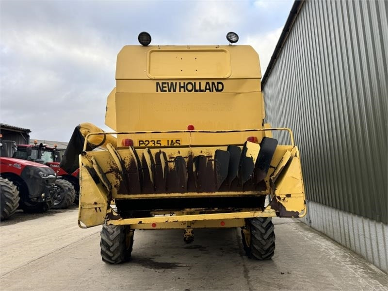 New Holland New Holland TX67 c/w 20ft Header - مرفق الحصادة: صورة 5 New Holland New Holland TX67 c/w 20ft Header - مرفق الحصادة: صورة 5