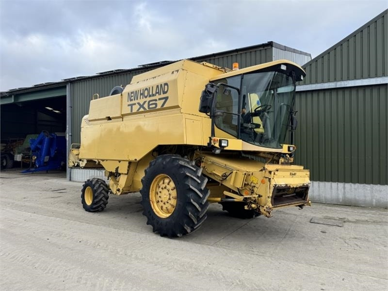 New Holland New Holland TX67 c/w 20ft Header - مرفق الحصادة: صورة 1 New Holland New Holland TX67 c/w 20ft Header - مرفق الحصادة: صورة 1