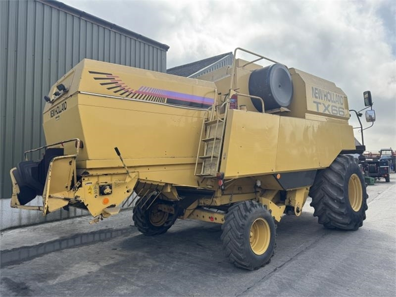 New Holland TX66 Combine Harvester c/ - مرفق الحصادة: صورة 4 New Holland TX66 Combine Harvester c/ - مرفق الحصادة: صورة 4