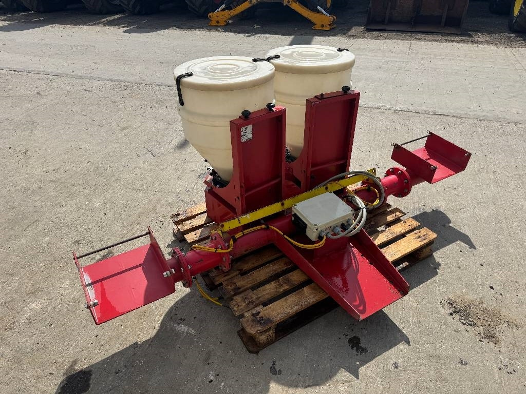 Stocks AG Fan Jet 36 Twin Slug Pelleters - آلة رش السماد: صورة 5 Stocks AG Fan Jet 36 Twin Slug Pelleters - آلة رش السماد: صورة 5