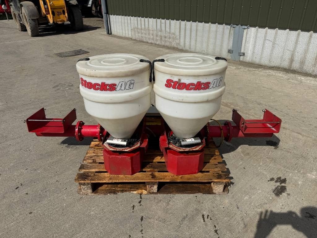 Stocks AG Fan Jet 36 Twin Slug Pelleters - آلة رش السماد: صورة 2 Stocks AG Fan Jet 36 Twin Slug Pelleters - آلة رش السماد: صورة 2