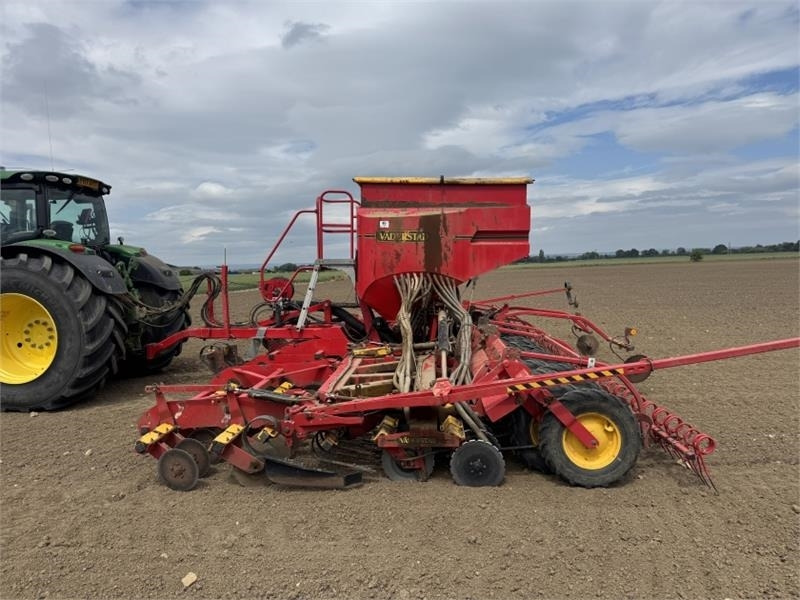 Vaderstad Rapid A800s **Video Below** - آلة البذار متعددة الوظائف: صورة 5 Vaderstad Rapid A800s **Video Below** - آلة البذار متعددة الوظائف: صورة 5