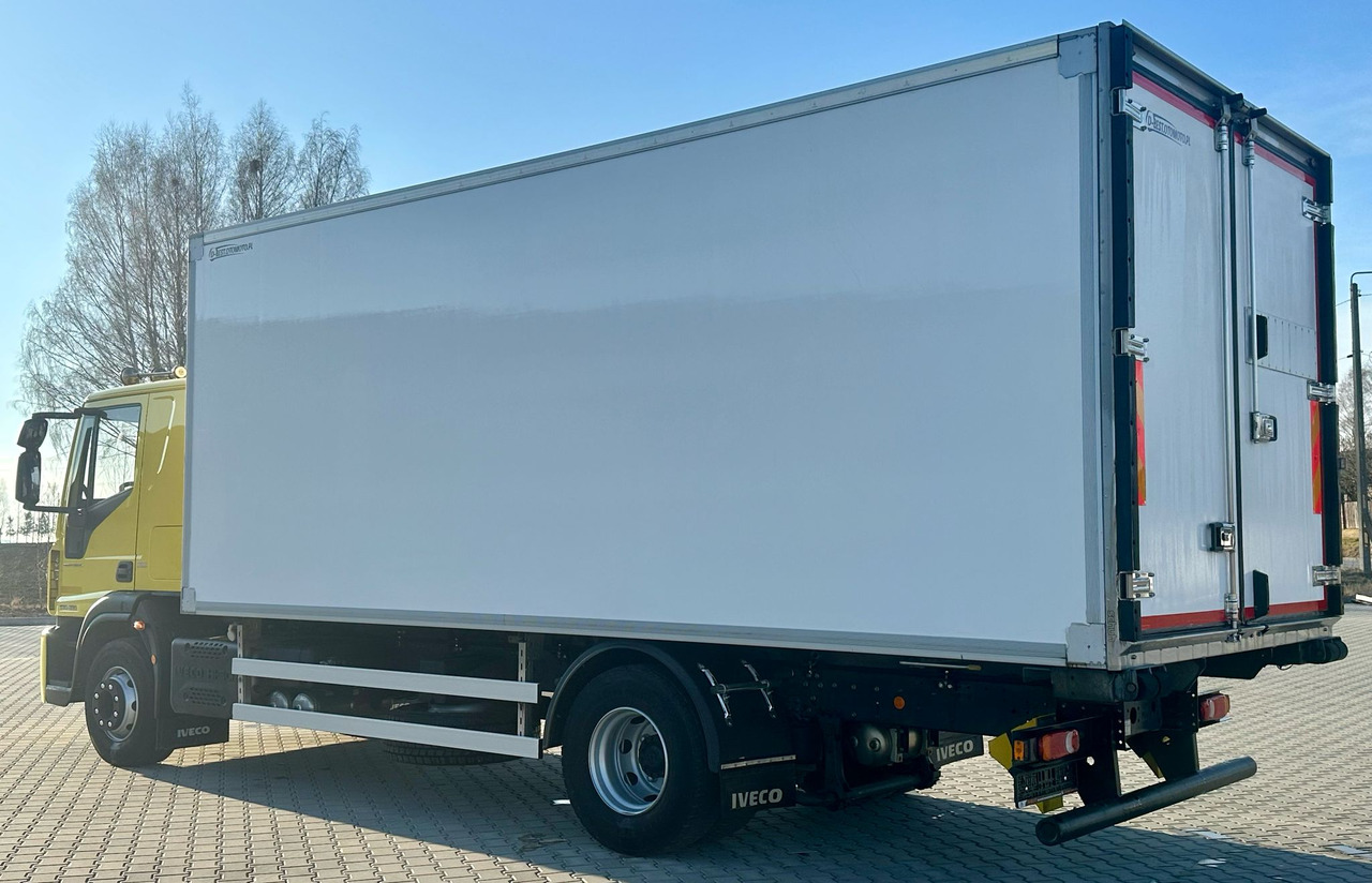 IVECO EUROCARGO 160-280 / CHŁODNIA / 6.1 M DŁUGOŚCI / 15 EUROPALET / AUTOMAT / SYPIALKA / NISKI PRZEBIEG / 16 TON DMC / CARRIER SPALINOWO - ELEKTRYCZNY / 2018 ROK - شاحنة الفريزر: صورة 4 IVECO EUROCARGO 160-280 / CHŁODNIA / 6.1 M DŁUGOŚCI / 15 EUROPALET / AUTOMAT / SYPIALKA / NISKI PRZEBIEG / 16 TON DMC / CARRIER SPALINOWO - ELEKTRYCZNY / 2018 ROK - شاحنة الفريزر: صورة 4