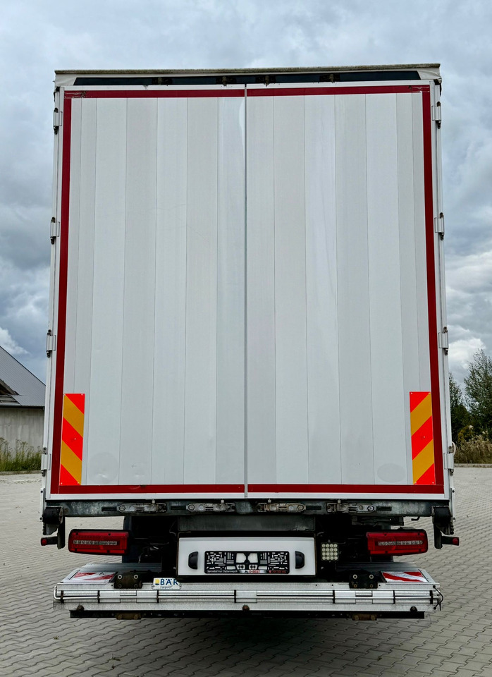 MAN MAN TGM 18.320 ROK PRODUKCJI 2020 NUMER VIN WMAN18ZZ6LY407218 PRZEBIEG 590 TYŚ KM ABS KLIMATYZACJA EL.SZYBY EL.LUSTERKA WIELOFUNKCYJNA KIEROWNICA LODÓWKA KABINA SYPIALNA DWA ŁÓŻKA OGRZEWANIE POSTOJO - شاحنة ستارة: صورة 4 MAN MAN TGM 18.320 ROK PRODUKCJI 2020 NUMER VIN WMAN18ZZ6LY407218 PRZEBIEG 590 TYŚ KM ABS KLIMATYZACJA EL.SZYBY EL.LUSTERKA WIELOFUNKCYJNA KIEROWNICA LODÓWKA KABINA SYPIALNA DWA ŁÓŻKA OGRZEWANIE POSTOJO - شاحنة ستارة: صورة 4