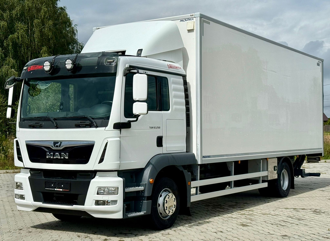 MAN TGM 12.250 / TGL / IZOTERMA / WINDA / 18 EUROPALET / SYPIALKA / 2018 - شاحنة صندوق متساوي: صورة 2 MAN TGM 12.250 / TGL / IZOTERMA / WINDA / 18 EUROPALET / SYPIALKA / 2018 - شاحنة صندوق متساوي: صورة 2