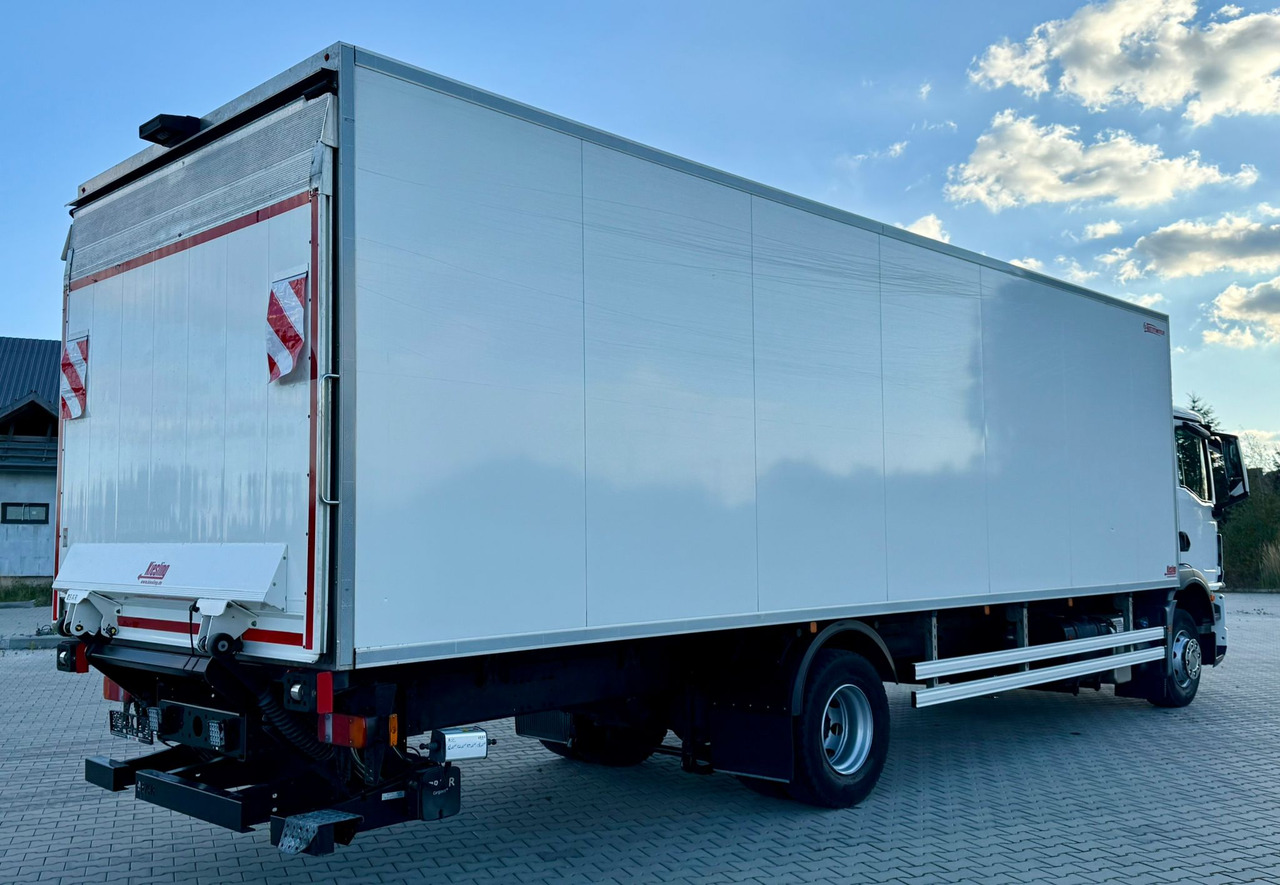 MAN TGM 15.290 / CHŁODNIA / WINDA / 8.3 M DŁUGOŚCI / 20 EUROPALET / THERMO KING / +30/-30 / AUTOMAT / 2021 ROK / SERWISOWANY - شاحنة الفريزر: صورة 3 MAN TGM 15.290 / CHŁODNIA / WINDA / 8.3 M DŁUGOŚCI / 20 EUROPALET / THERMO KING / +30/-30 / AUTOMAT / 2021 ROK / SERWISOWANY - شاحنة الفريزر: صورة 3