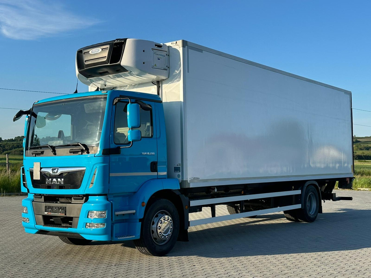 MAN TGM 18.290 / CHŁODNIA / WINDA / 20 EUROPALET / 8.2 M DŁUGOŚCI / 2018 ROK / 410 TYS KM - شاحنة الفريزر: صورة 2 MAN TGM 18.290 / CHŁODNIA / WINDA / 20 EUROPALET / 8.2 M DŁUGOŚCI / 2018 ROK / 410 TYS KM - شاحنة الفريزر: صورة 2