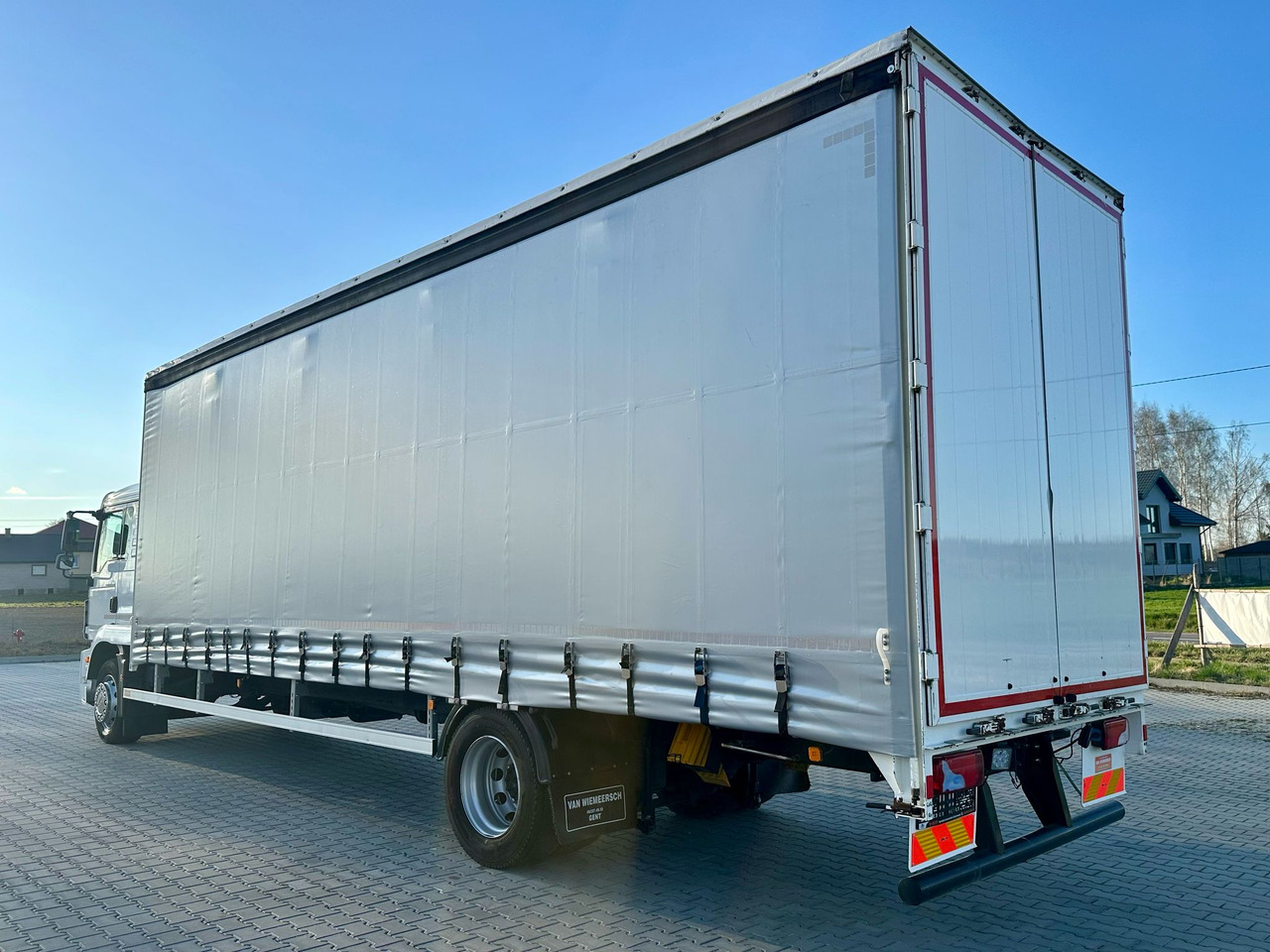 MAN TGM 18.290 / FIRANKA / WINDA / 22 EUROPALETY / AUTOMAT / SYPIALKA / 9 059 KG ŁADOWNOŚCI / NISKI PRZEBIEG / ZSUWANY DACH / EURO 6 - شاحنة ستارة: صورة 3 MAN TGM 18.290 / FIRANKA / WINDA / 22 EUROPALETY / AUTOMAT / SYPIALKA / 9 059 KG ŁADOWNOŚCI / NISKI PRZEBIEG / ZSUWANY DACH / EURO 6 - شاحنة ستارة: صورة 3