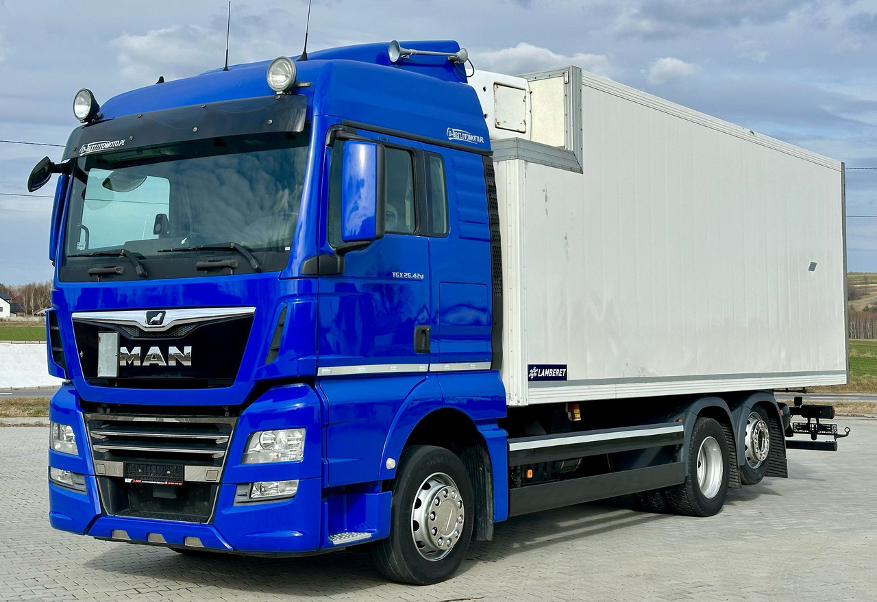 MAN TGX 26.420 / CHŁODNIA / LAMBERET / 18 EUROPALET / 6x2 / 2017 ROK / SYPIALKA - شاحنة الفريزر: صورة 2 MAN TGX 26.420 / CHŁODNIA / LAMBERET / 18 EUROPALET / 6x2 / 2017 ROK / SYPIALKA - شاحنة الفريزر: صورة 2