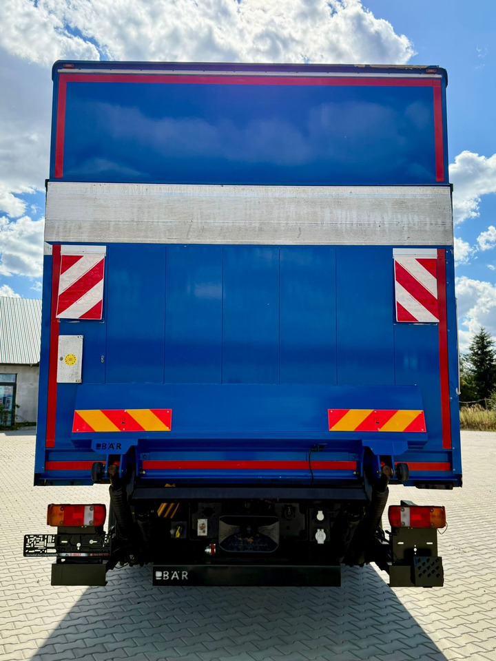 MAN TGX 26.420 / KONTENER / WINDA / 8.5 M DŁUGOŚCI / 21 EUROPALET / 6x2 / 3 OŚ PODNOSZONA I SKRĘTNA / ŁADOWNOŚĆ 14 415 KG / 2018 ROK / Z NIEMIEC - شاحنة مقفلة: صورة 4 MAN TGX 26.420 / KONTENER / WINDA / 8.5 M DŁUGOŚCI / 21 EUROPALET / 6x2 / 3 OŚ PODNOSZONA I SKRĘTNA / ŁADOWNOŚĆ 14 415 KG / 2018 ROK / Z NIEMIEC - شاحنة مقفلة: صورة 4