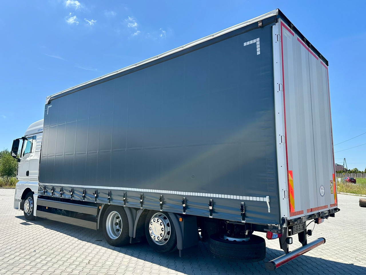 MAN TGX 26.460 / FIRANKA / 19 EUROPALET / 7.75 M / 6X2 / OŚ PODNOSZONA / AU - شاحنة ستارة: صورة 4 MAN TGX 26.460 / FIRANKA / 19 EUROPALET / 7.75 M / 6X2 / OŚ PODNOSZONA / AU - شاحنة ستارة: صورة 4
