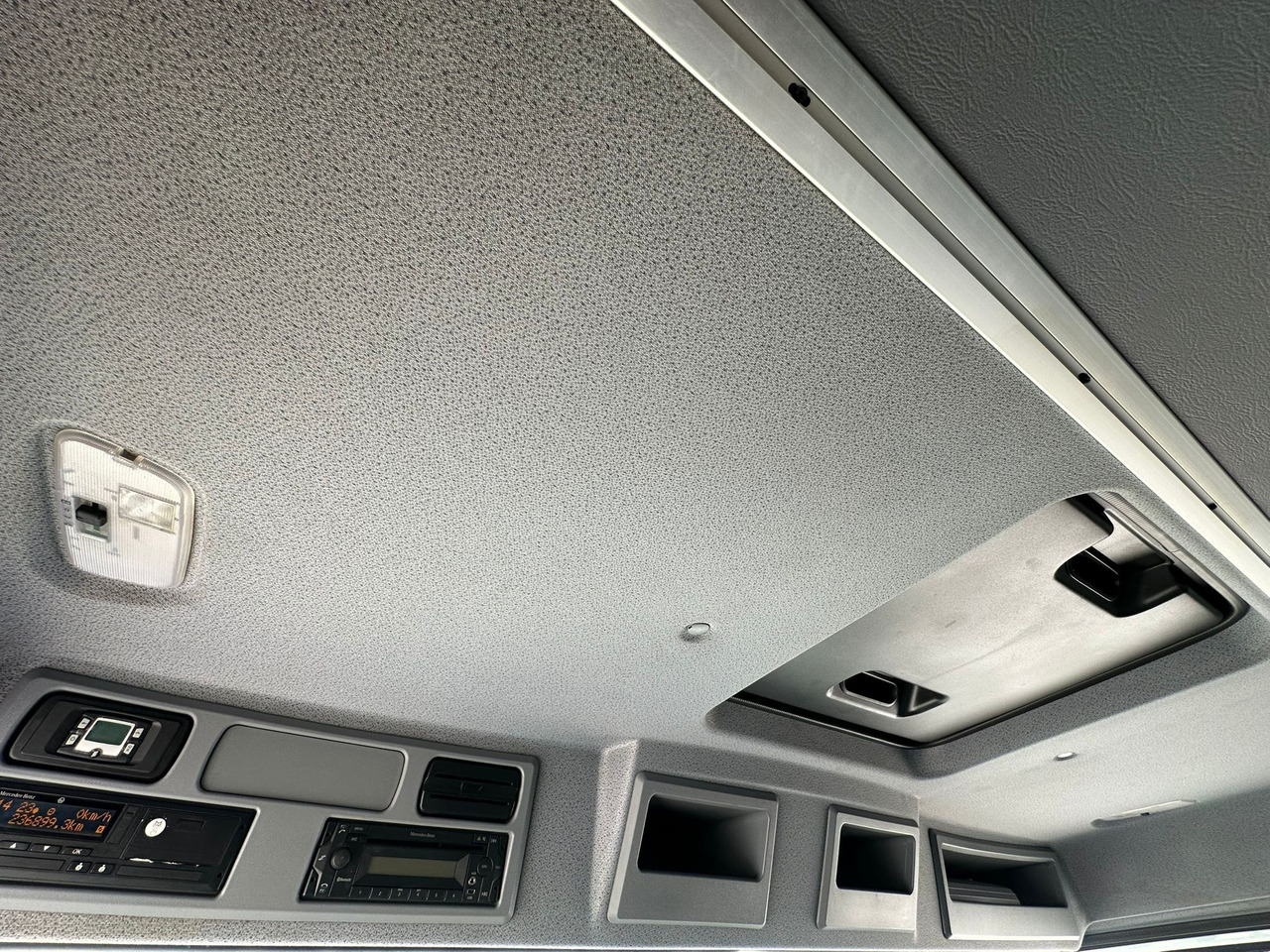 MERCEDES-BENZ ATEGO / 1221 / IZOTERMA / KONTENER / AUTOMAT / 230 TYS KM / 17 EUROPALET / 6.8 M DŁUGOŚCI / 2019 ROK MERCEDES-BENZ ATEGO / 1221 / IZOTERMA / KONTENER / AUTOMAT / 230 TYS KM / 17 EUROPALET / 6.8 M DŁUGOŚCI / 2019 ROK: صورة 25 MERCEDES-BENZ ATEGO / 1221 / IZOTERMA / KONTENER / AUTOMAT / 230 TYS KM / 17 EUROPALET / 6.8 M DŁUGOŚCI / 2019 ROK MERCEDES-BENZ ATEGO / 1221 / IZOTERMA / KONTENER / AUTOMAT / 230 TYS KM / 17 EUROPALET / 6.8 M DŁUGOŚCI / 2019 ROK: صورة 25