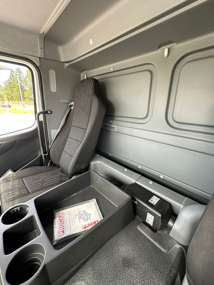 MERCEDES-BENZ ATEGO / 1221 / IZOTERMA / KONTENER / AUTOMAT / 230 TYS KM / 17 EUROPALET / 6.8 M DŁUGOŚCI / 2019 ROK MERCEDES-BENZ ATEGO / 1221 / IZOTERMA / KONTENER / AUTOMAT / 230 TYS KM / 17 EUROPALET / 6.8 M DŁUGOŚCI / 2019 ROK: صورة 21 MERCEDES-BENZ ATEGO / 1221 / IZOTERMA / KONTENER / AUTOMAT / 230 TYS KM / 17 EUROPALET / 6.8 M DŁUGOŚCI / 2019 ROK MERCEDES-BENZ ATEGO / 1221 / IZOTERMA / KONTENER / AUTOMAT / 230 TYS KM / 17 EUROPALET / 6.8 M DŁUGOŚCI / 2019 ROK: صورة 21