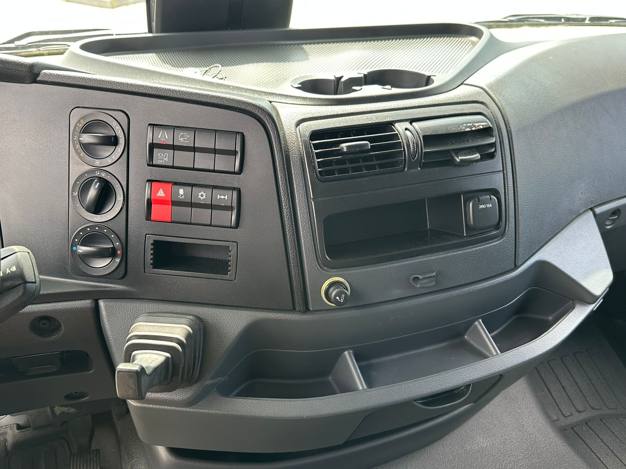 MERCEDES-BENZ ATEGO / 1221 / IZOTERMA / KONTENER / AUTOMAT / 230 TYS KM / 17 EUROPALET / 6.8 M DŁUGOŚCI / 2019 ROK MERCEDES-BENZ ATEGO / 1221 / IZOTERMA / KONTENER / AUTOMAT / 230 TYS KM / 17 EUROPALET / 6.8 M DŁUGOŚCI / 2019 ROK: صورة 22 MERCEDES-BENZ ATEGO / 1221 / IZOTERMA / KONTENER / AUTOMAT / 230 TYS KM / 17 EUROPALET / 6.8 M DŁUGOŚCI / 2019 ROK MERCEDES-BENZ ATEGO / 1221 / IZOTERMA / KONTENER / AUTOMAT / 230 TYS KM / 17 EUROPALET / 6.8 M DŁUGOŚCI / 2019 ROK: صورة 22