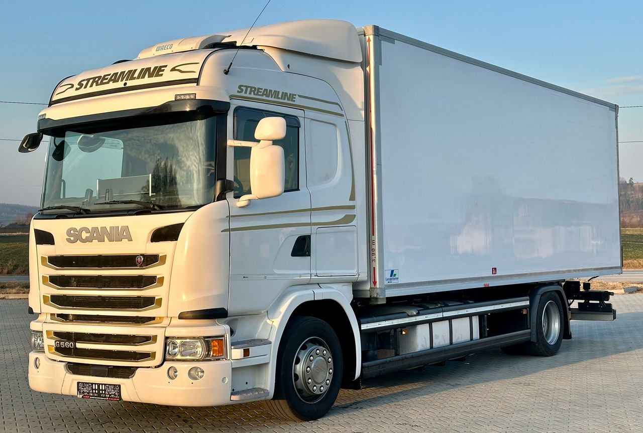 SCANIA G360 / IZOTERMA / 6.8 M DŁUGOŚCI / AUTOMAT / CAŁA NA PODUSZKACH / KLIMA POSTOJOWA / ELEKTRYCZNA ROLETA TYŁ / SYPIALKA - شاحنة صندوق متساوي: صورة 2 SCANIA G360 / IZOTERMA / 6.8 M DŁUGOŚCI / AUTOMAT / CAŁA NA PODUSZKACH / KLIMA POSTOJOWA / ELEKTRYCZNA ROLETA TYŁ / SYPIALKA - شاحنة صندوق متساوي: صورة 2
