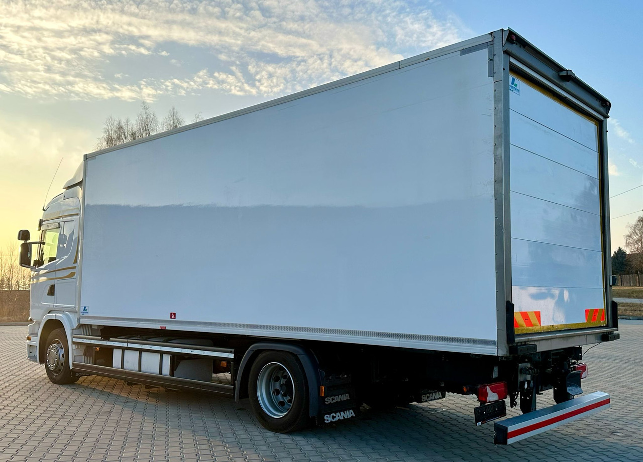 SCANIA G360 / IZOTERMA / 6.8 M DŁUGOŚCI / AUTOMAT / CAŁA NA PODUSZKACH / KLIMA POSTOJOWA / ELEKTRYCZNA ROLETA TYŁ / SYPIALKA - شاحنة صندوق متساوي: صورة 5 SCANIA G360 / IZOTERMA / 6.8 M DŁUGOŚCI / AUTOMAT / CAŁA NA PODUSZKACH / KLIMA POSTOJOWA / ELEKTRYCZNA ROLETA TYŁ / SYPIALKA - شاحنة صندوق متساوي: صورة 5