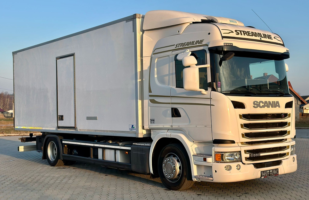 SCANIA G360 / IZOTERMA / 6.8 M DŁUGOŚCI / AUTOMAT / CAŁA NA PODUSZKACH / KLIMA POSTOJOWA / ELEKTRYCZNA ROLETA TYŁ / SYPIALKA - شاحنة صندوق متساوي: صورة 1 SCANIA G360 / IZOTERMA / 6.8 M DŁUGOŚCI / AUTOMAT / CAŁA NA PODUSZKACH / KLIMA POSTOJOWA / ELEKTRYCZNA ROLETA TYŁ / SYPIALKA - شاحنة صندوق متساوي: صورة 1