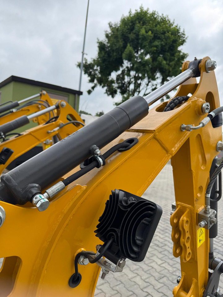 KUBOTA Diesel Mini excavator 1.2 Tons - Müller Machinery MB 12 - SH - حفارة مُصَّغرة: صورة 5 KUBOTA Diesel Mini excavator 1.2 Tons - Müller Machinery MB 12 - SH - حفارة مُصَّغرة: صورة 5