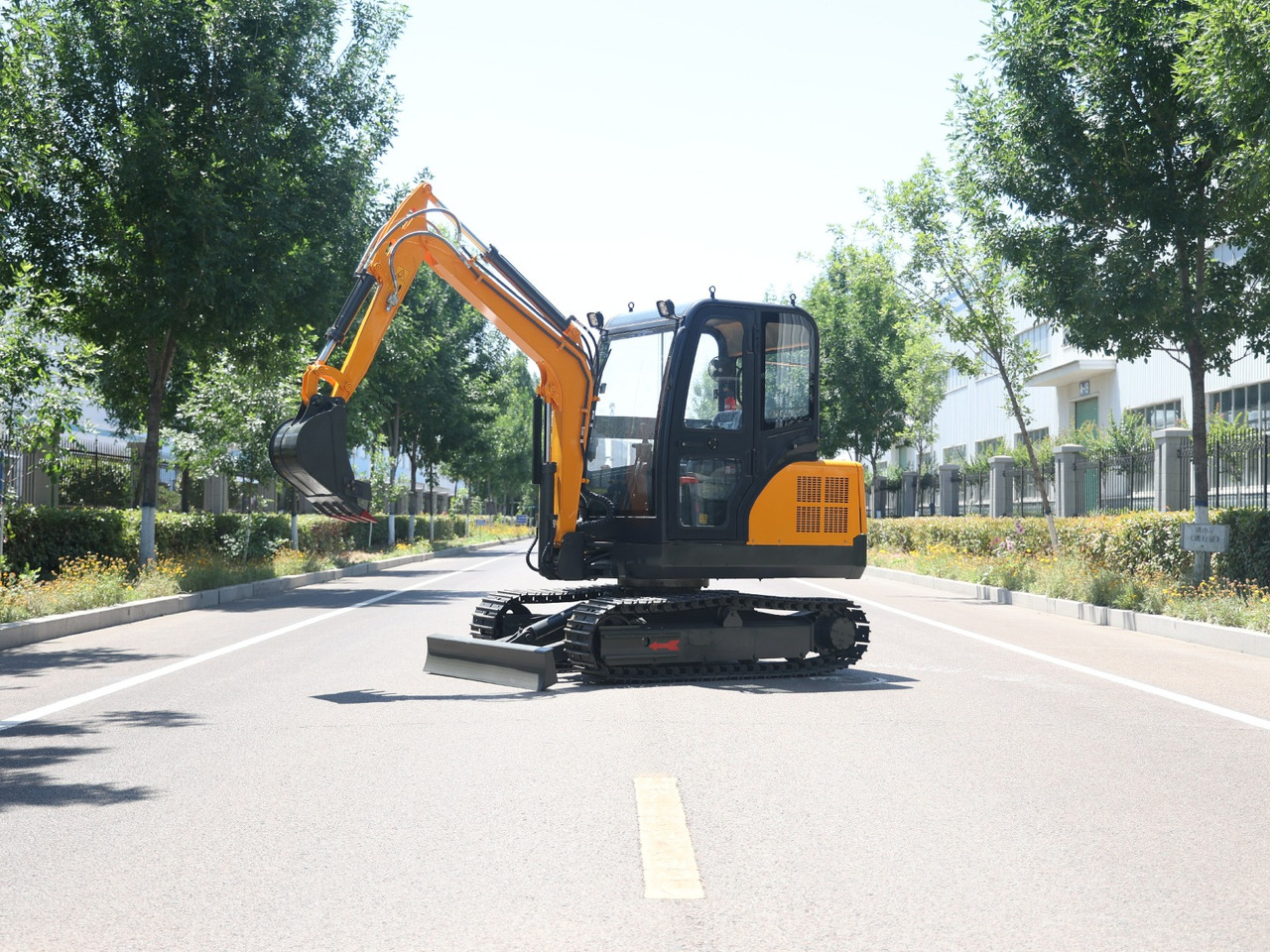 KUBOTA Diesel Mini excavator 4 ton - Müller Machinery MB 40 - KSH - حفارة مُصَّغرة: صورة 1 KUBOTA Diesel Mini excavator 4 ton - Müller Machinery MB 40 - KSH - حفارة مُصَّغرة: صورة 1