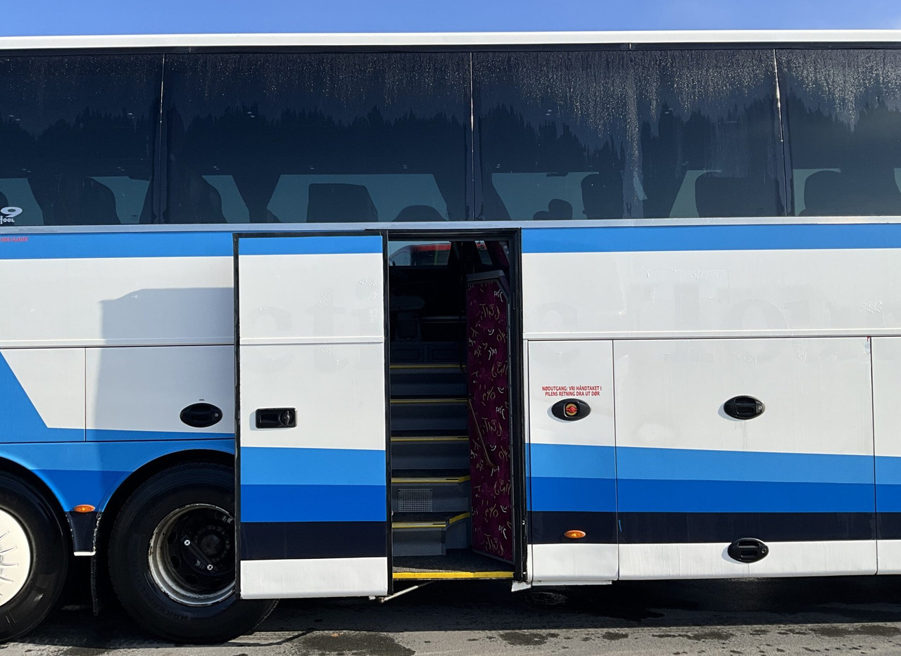 Vanhool T 916 Astron - مركبة كوتش: صورة 5 Vanhool T 916 Astron - مركبة كوتش: صورة 5