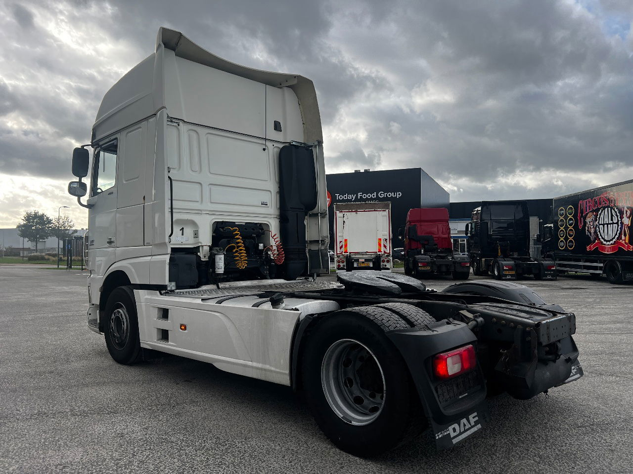 DAF XF 460 SSC, Retarder, Full spoiler - وحدة جر: صورة 4 DAF XF 460 SSC, Retarder, Full spoiler - وحدة جر: صورة 4