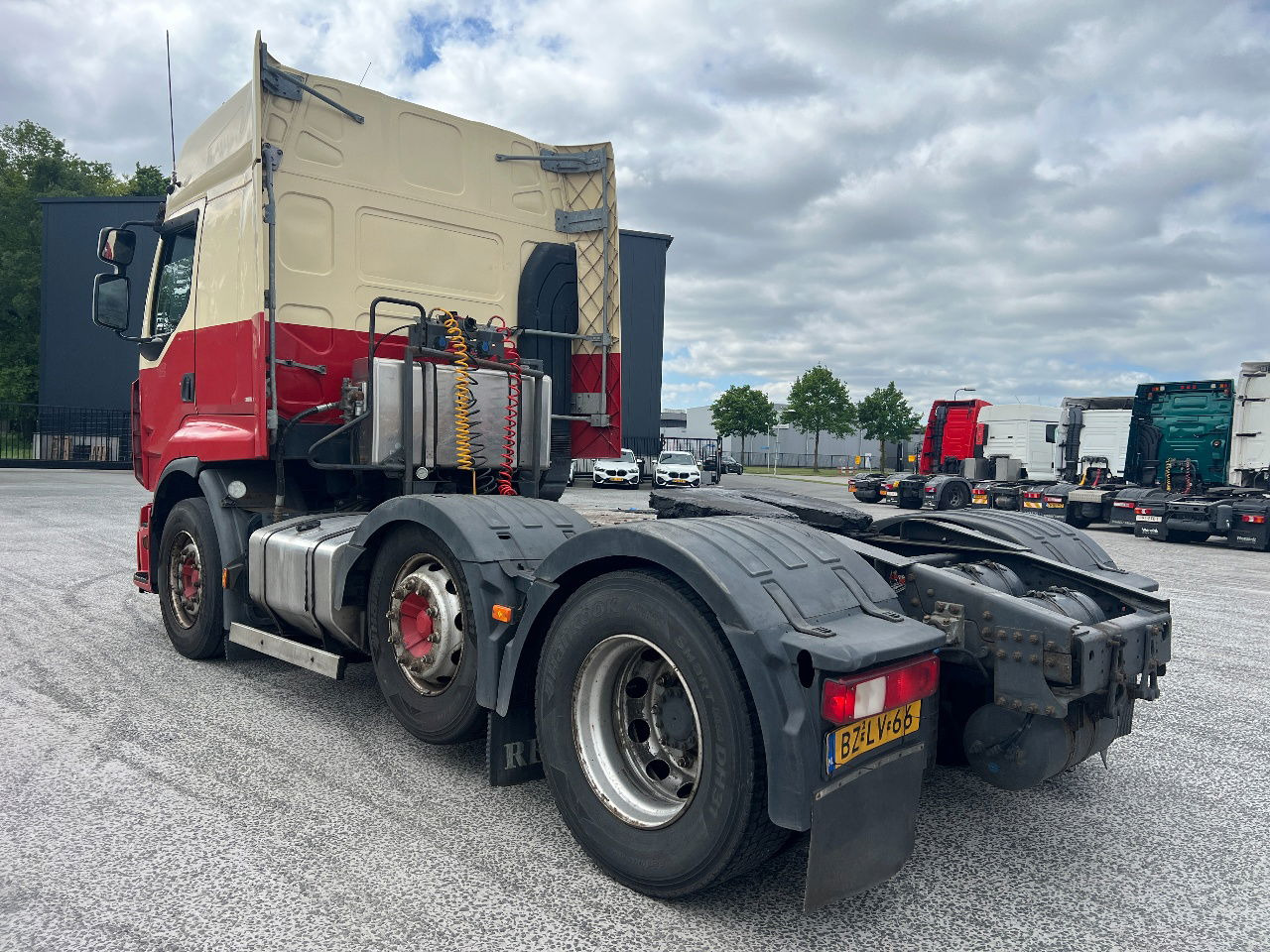 Renault Premium 430 6x2, Manual, Hydraulic - وحدة جر: صورة 4 Renault Premium 430 6x2, Manual, Hydraulic - وحدة جر: صورة 4