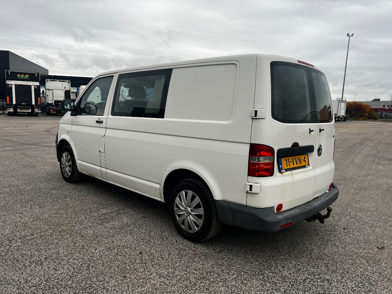 Volkswagen Transporter 2.5 tdi, 96kw, dubbele cabine - فان المدمجة: صورة 4 Volkswagen Transporter 2.5 tdi, 96kw, dubbele cabine - فان المدمجة: صورة 4