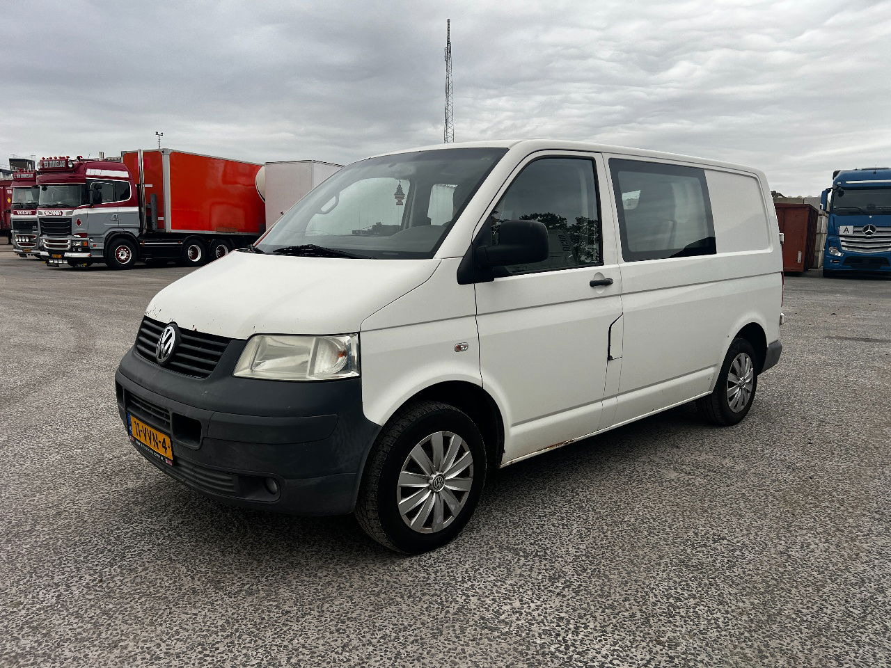 Volkswagen Transporter 2.5 tdi, 96kw, dubbele cabine - فان المدمجة: صورة 1 Volkswagen Transporter 2.5 tdi, 96kw, dubbele cabine - فان المدمجة: صورة 1
