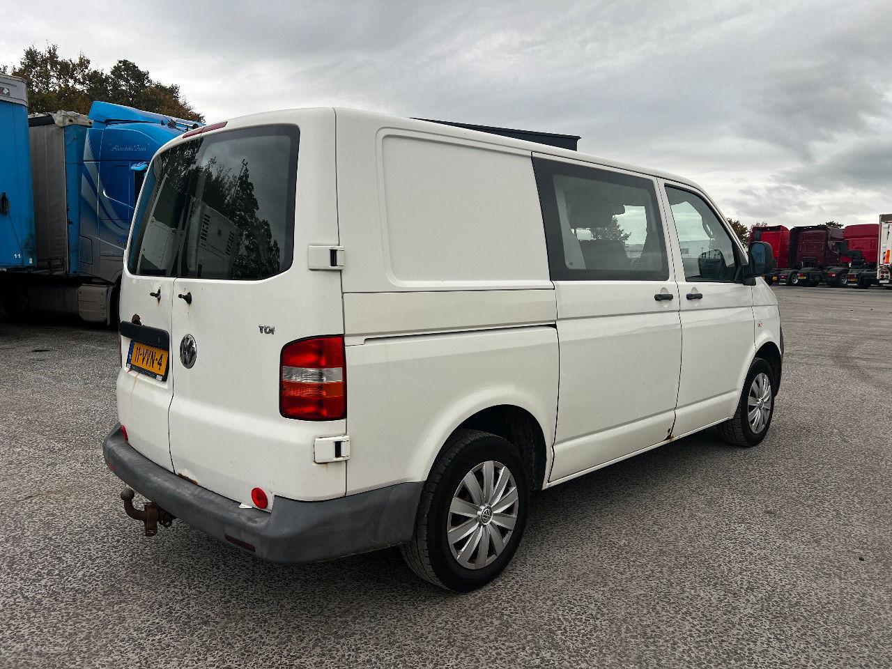Volkswagen Transporter 2.5 tdi, 96kw, dubbele cabine - فان المدمجة: صورة 3 Volkswagen Transporter 2.5 tdi, 96kw, dubbele cabine - فان المدمجة: صورة 3