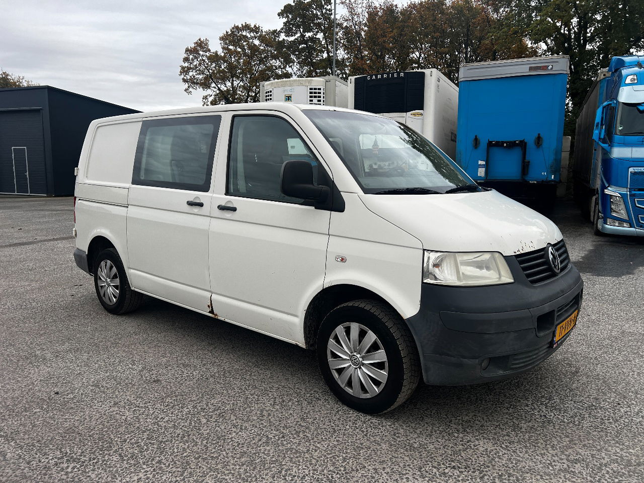 Volkswagen Transporter 2.5 tdi, 96kw, dubbele cabine - فان المدمجة: صورة 2 Volkswagen Transporter 2.5 tdi, 96kw, dubbele cabine - فان المدمجة: صورة 2