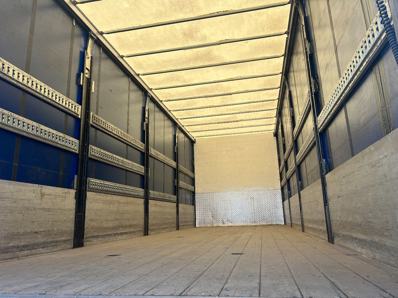 Volvo FM 9.300 Bordwanden, Euro 5 - شاحنة ستارة: صورة 5 Volvo FM 9.300 Bordwanden, Euro 5 - شاحنة ستارة: صورة 5