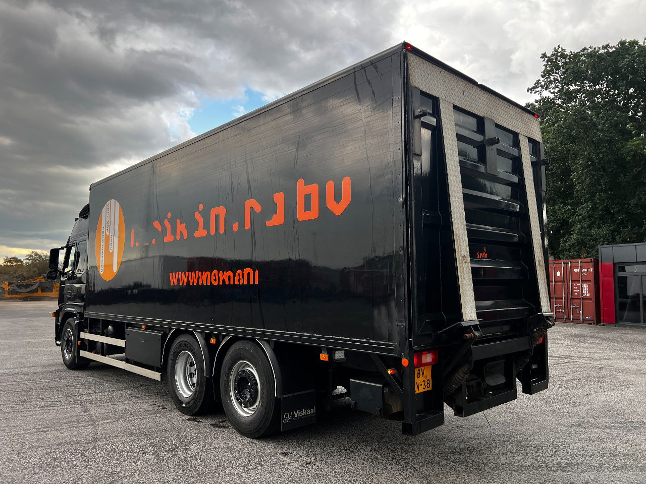 Volvo FM 9.300 Globe 6x2, Euro 5 - شاحنة مقفلة: صورة 4 Volvo FM 9.300 Globe 6x2, Euro 5 - شاحنة مقفلة: صورة 4