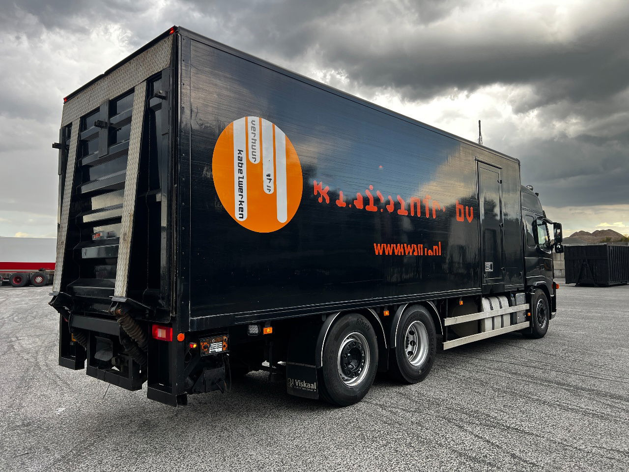 Volvo FM 9.300 Globe 6x2, Euro 5 - شاحنة مقفلة: صورة 3 Volvo FM 9.300 Globe 6x2, Euro 5 - شاحنة مقفلة: صورة 3