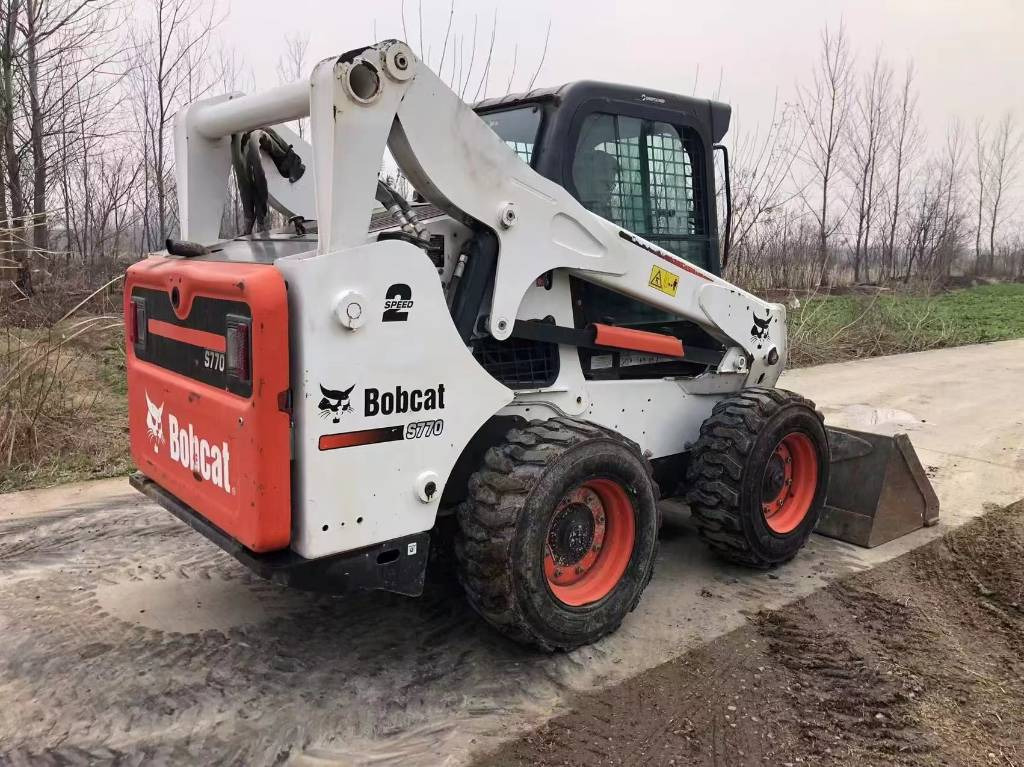 Bobcat S 770 - شيول صغير: صورة 1 Bobcat S 770 - شيول صغير: صورة 1