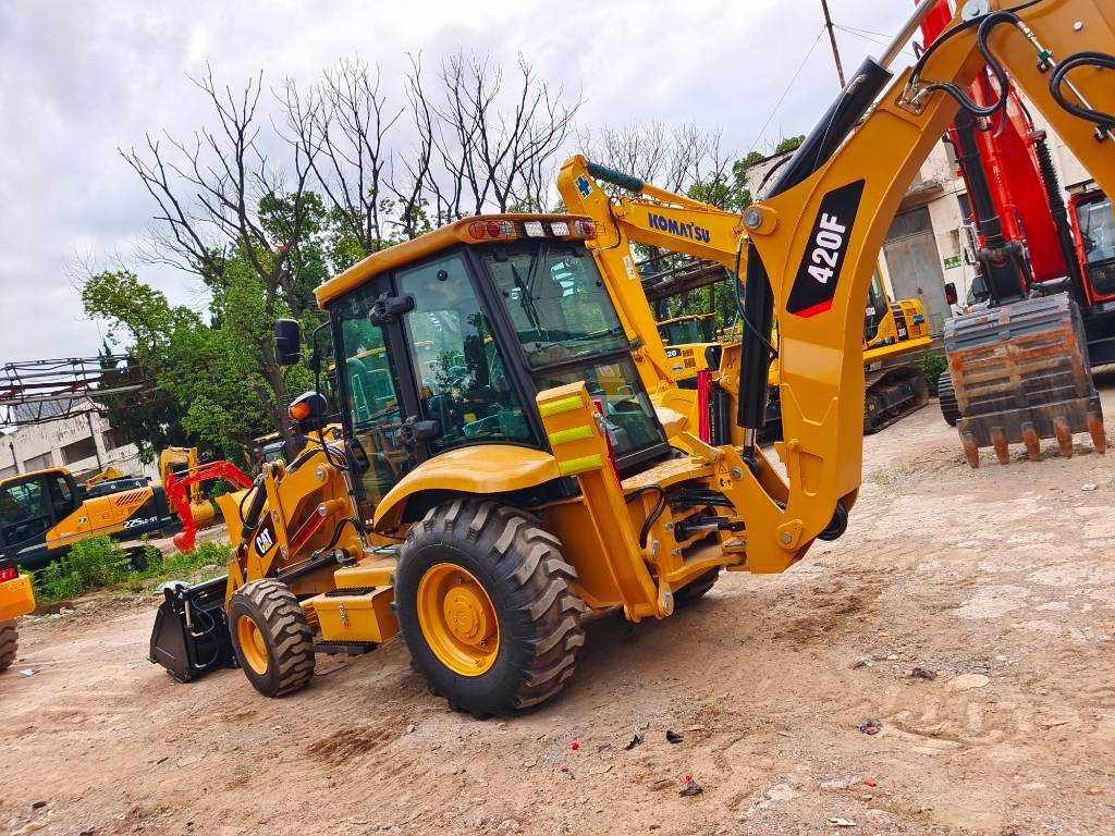CAT 100% new caterpillar 420 F - جرافة حفار: صورة 2 CAT 100% new caterpillar 420 F - جرافة حفار: صورة 2