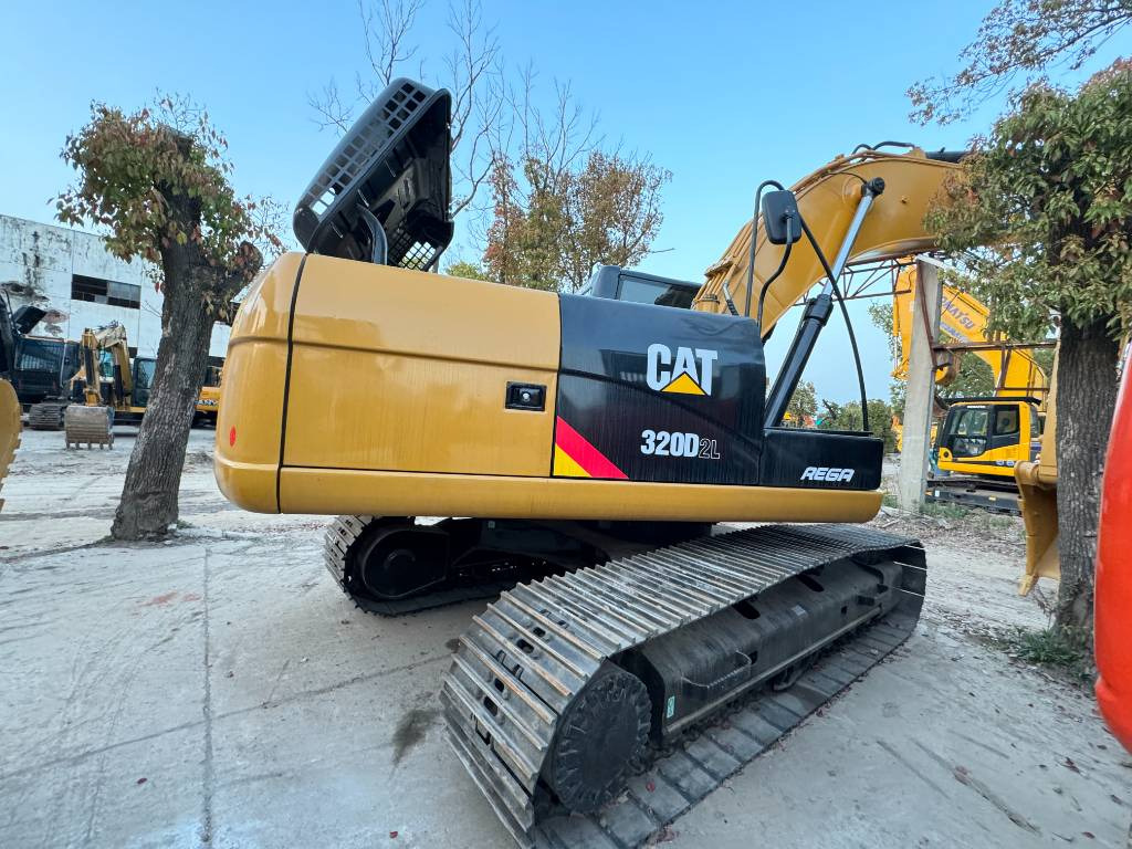 CAT 320 D-C7.1 enging - حفار زحاف: صورة 4 CAT 320 D-C7.1 enging - حفار زحاف: صورة 4