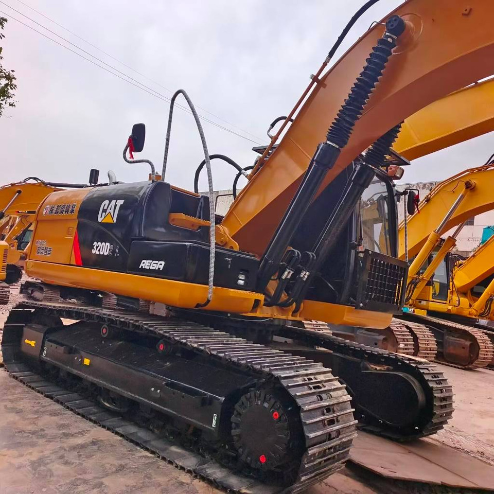 CAT 320 D2L - حفار زحاف: صورة 2 CAT 320 D2L - حفار زحاف: صورة 2
