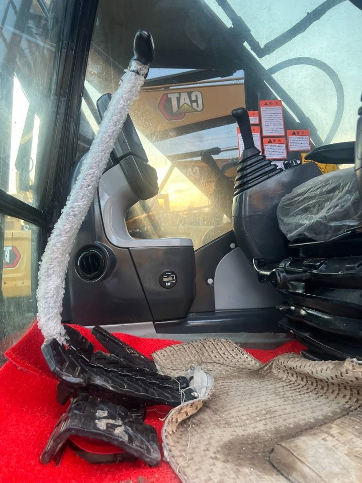 حفار زحاف CAT 324 D: صورة 13 حفار زحاف CAT 324 D: صورة 13