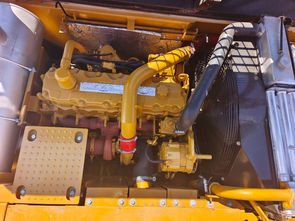 حفار زحاف CAT 324 D: صورة 23 حفار زحاف CAT 324 D: صورة 23