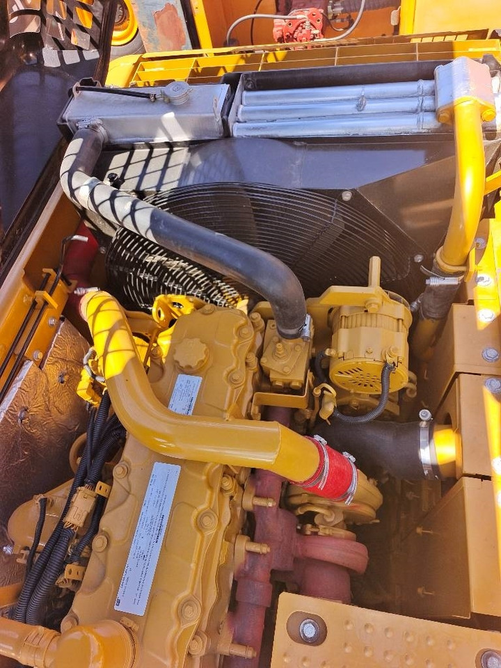 حفار زحاف CAT 324 D: صورة 24 حفار زحاف CAT 324 D: صورة 24