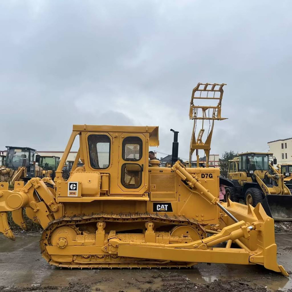 CAT D 7 G - ممهدة: صورة 1 CAT D 7 G - ممهدة: صورة 1