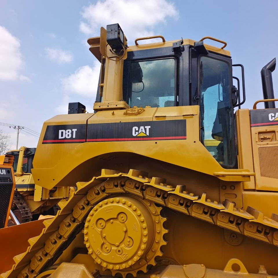 CAT D 8 T - جرافة: صورة 1 CAT D 8 T - جرافة: صورة 1