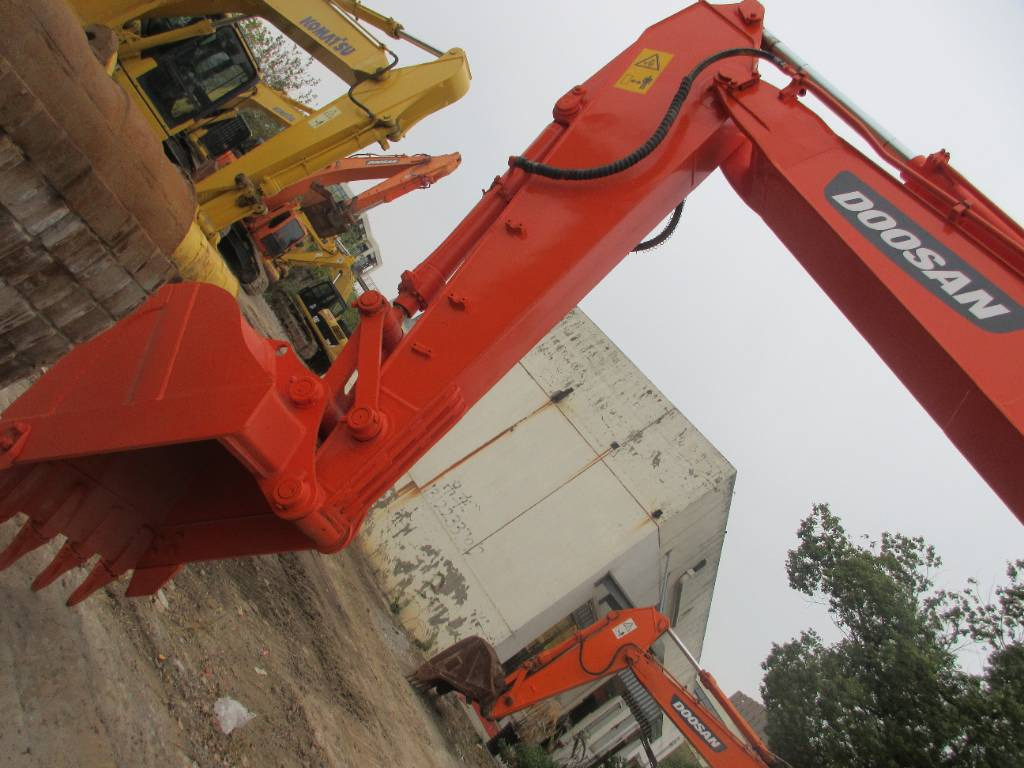 Doosan DH 150 LC-7 - حفارة دولاب: صورة 2 Doosan DH 150 LC-7 - حفارة دولاب: صورة 2