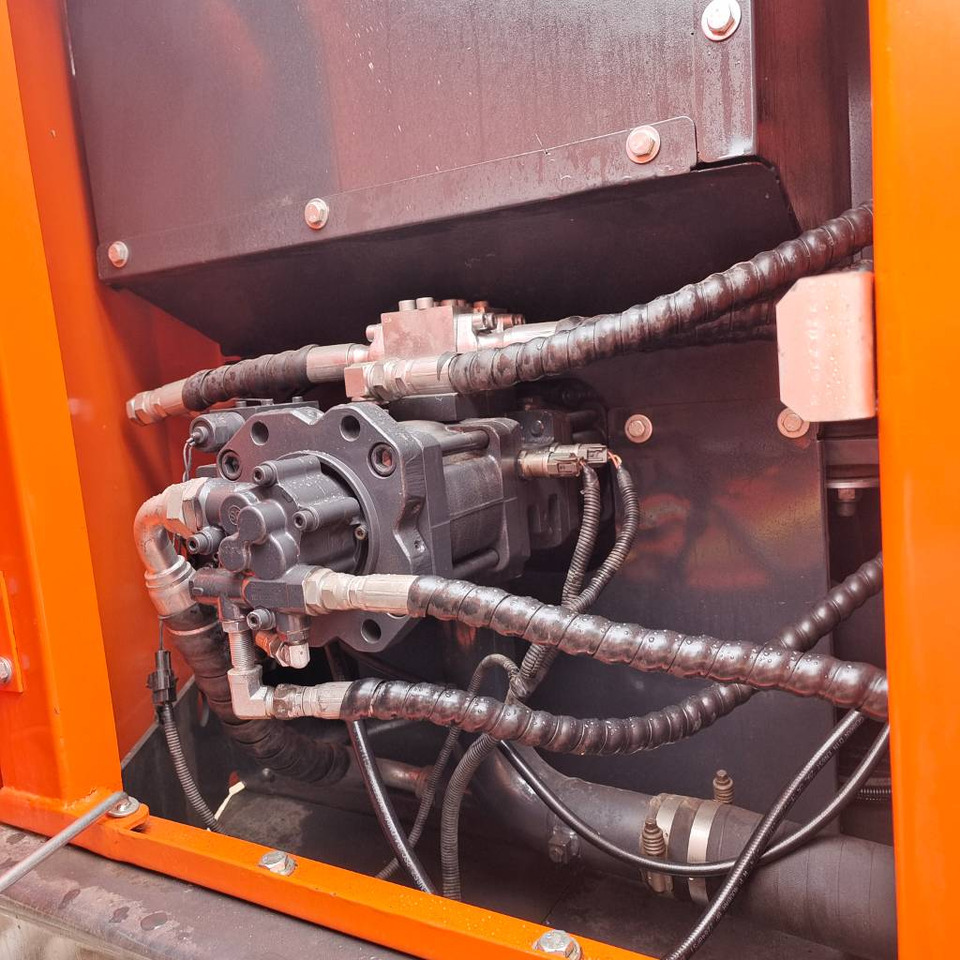 Doosan DX 150 LC - حفار زحاف: صورة 3 Doosan DX 150 LC - حفار زحاف: صورة 3