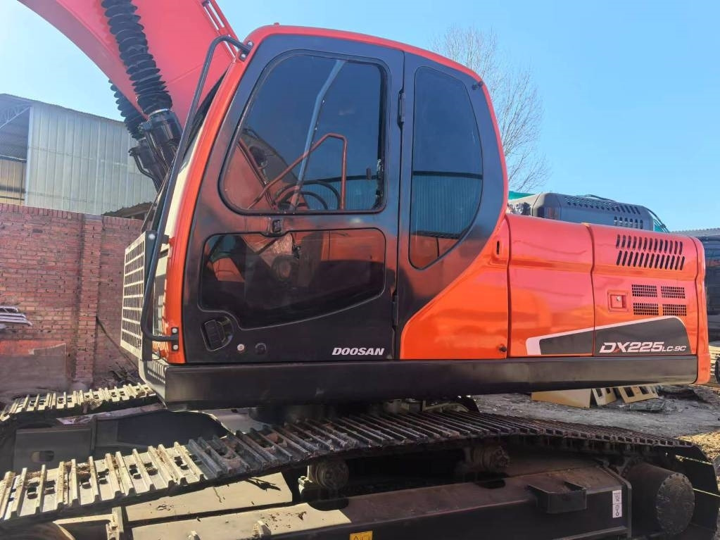 Doosan DX 225 LC - حفار زحاف: صورة 2 Doosan DX 225 LC - حفار زحاف: صورة 2