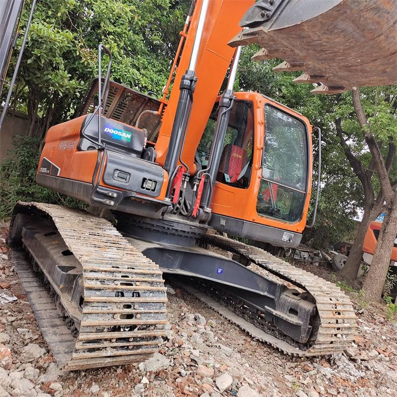 Doosan DX 225 LC - حفار زحاف: صورة 1 Doosan DX 225 LC - حفار زحاف: صورة 1