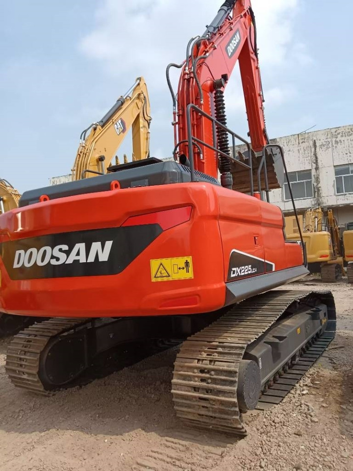 Doosan DX 225 - حفار زحاف: صورة 3 Doosan DX 225 - حفار زحاف: صورة 3